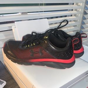 Youth size 6 Under Armour shoe